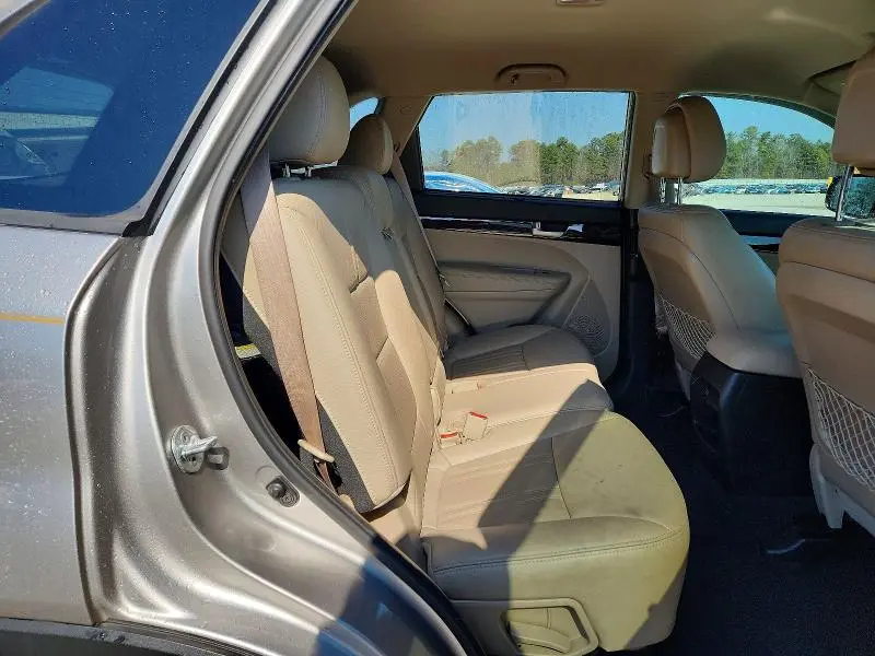 2015 KIA SORENTO LX  