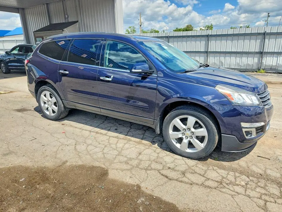2017 CHEVROLET TRAVERSE LT  
