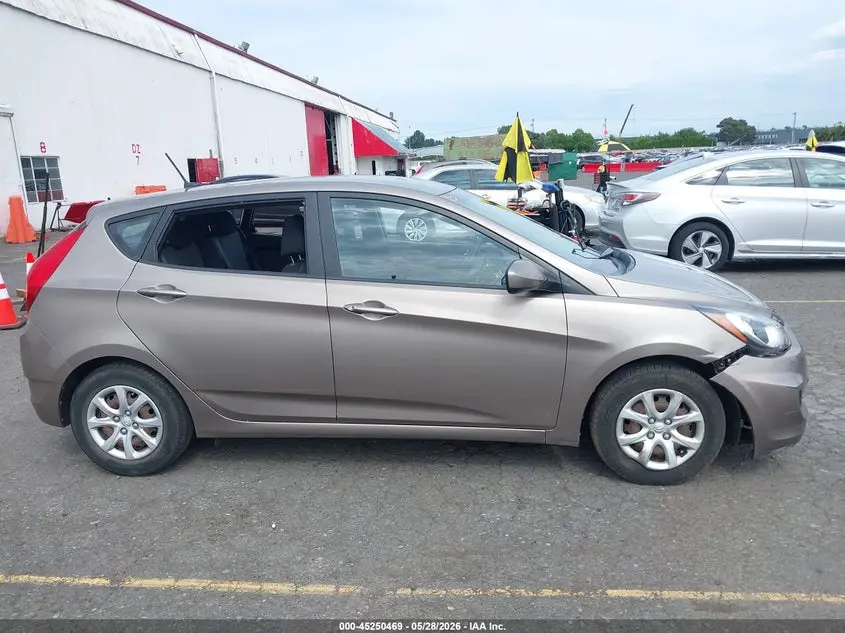 2014 HYUNDAI ACCENT GS