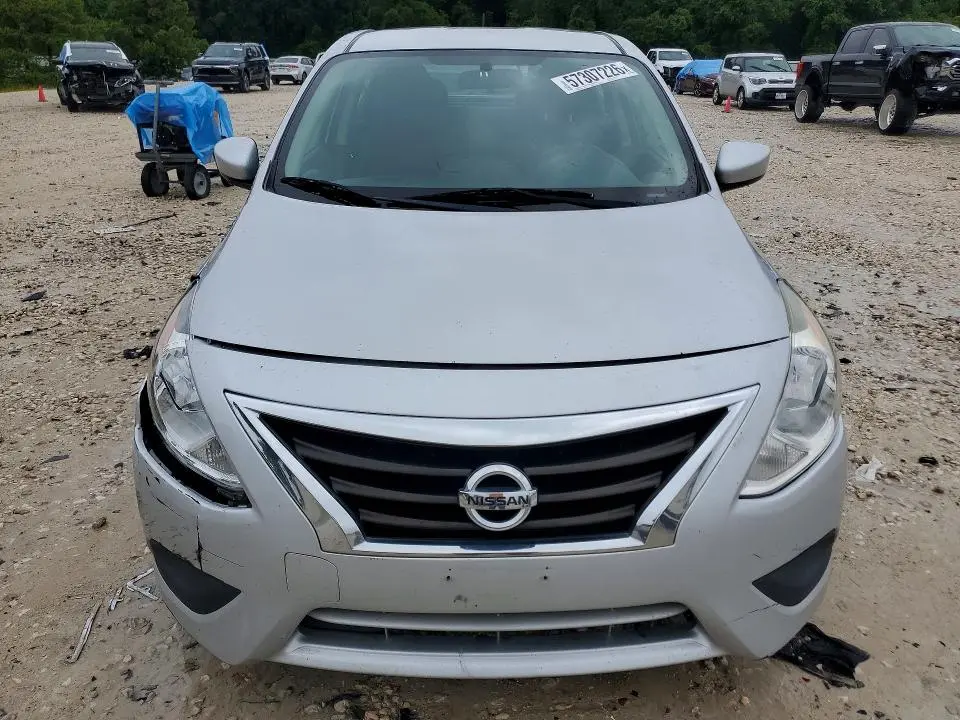 2019 NISSAN VERSA SV  