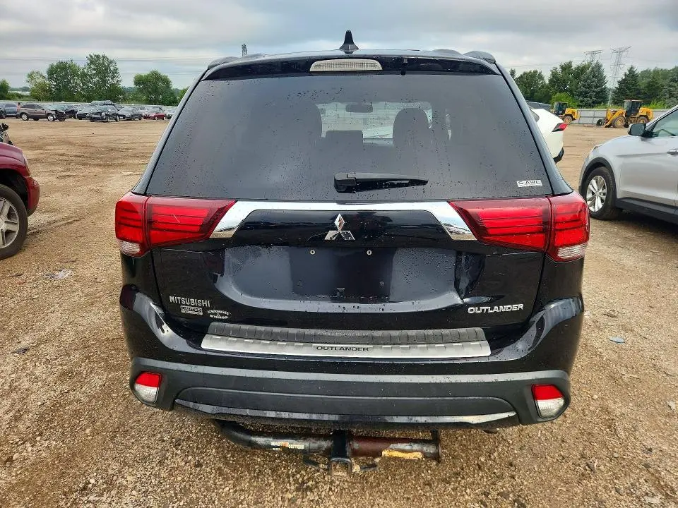 2018 MITSUBISHI OUTLANDER SE  