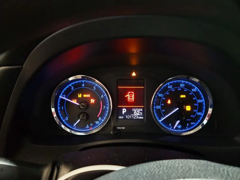 2019 TOYOTA COROLLA LE  