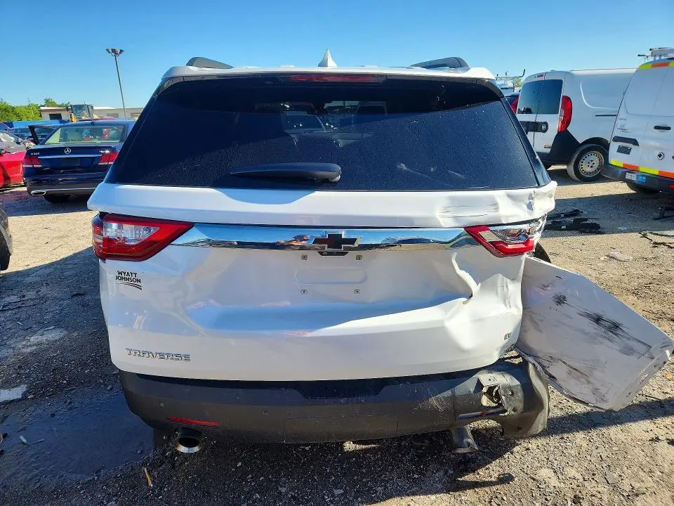 2020 CHEVROLET TRAVERSE LT  