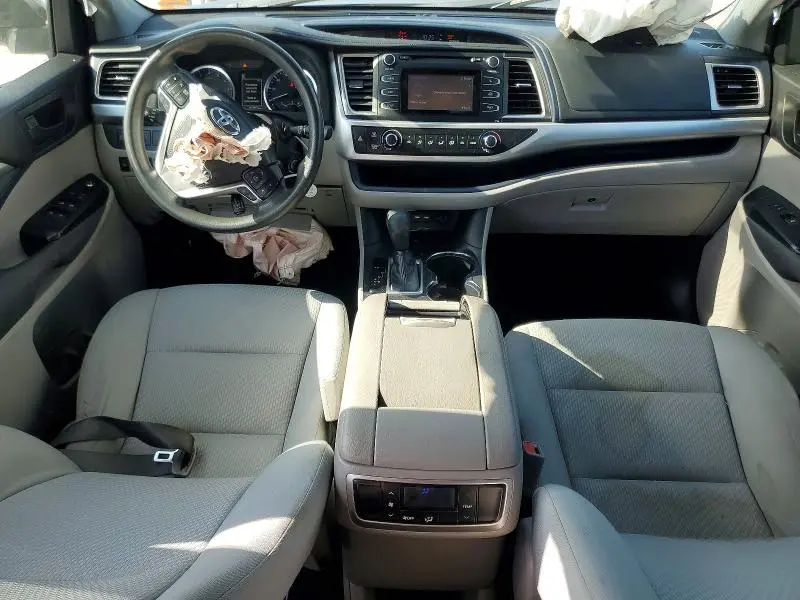 2019 TOYOTA HIGHLANDER LE  