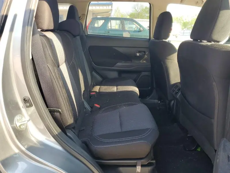 2020 MITSUBISHI OUTLANDER SE  