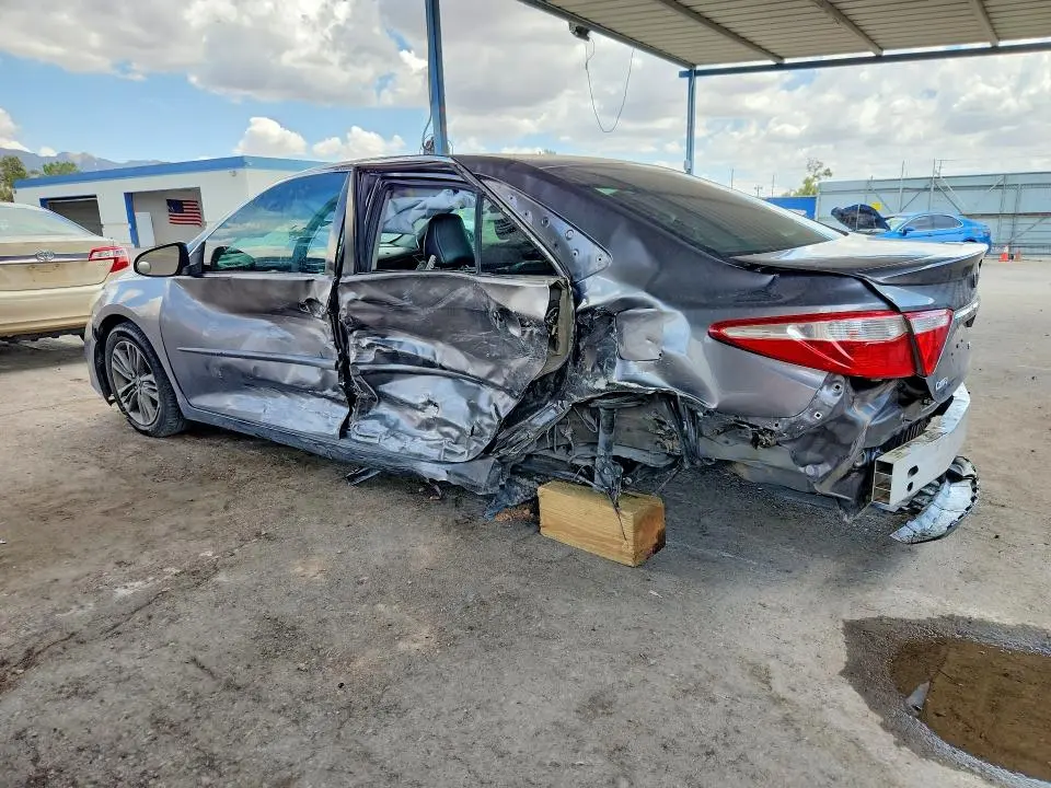 2017 TOYOTA CAMRY SE  