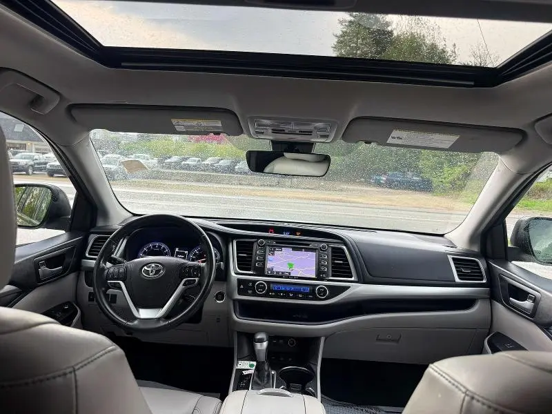 2019 TOYOTA HIGHLANDER XLE  
