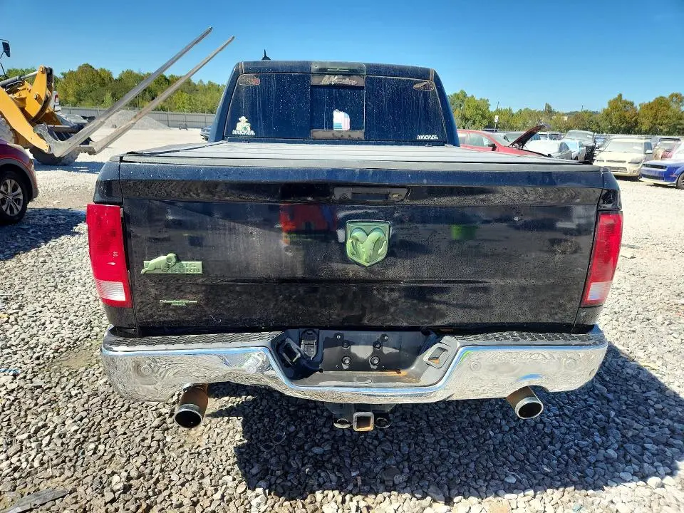 2016 RAM 1500 SLT  