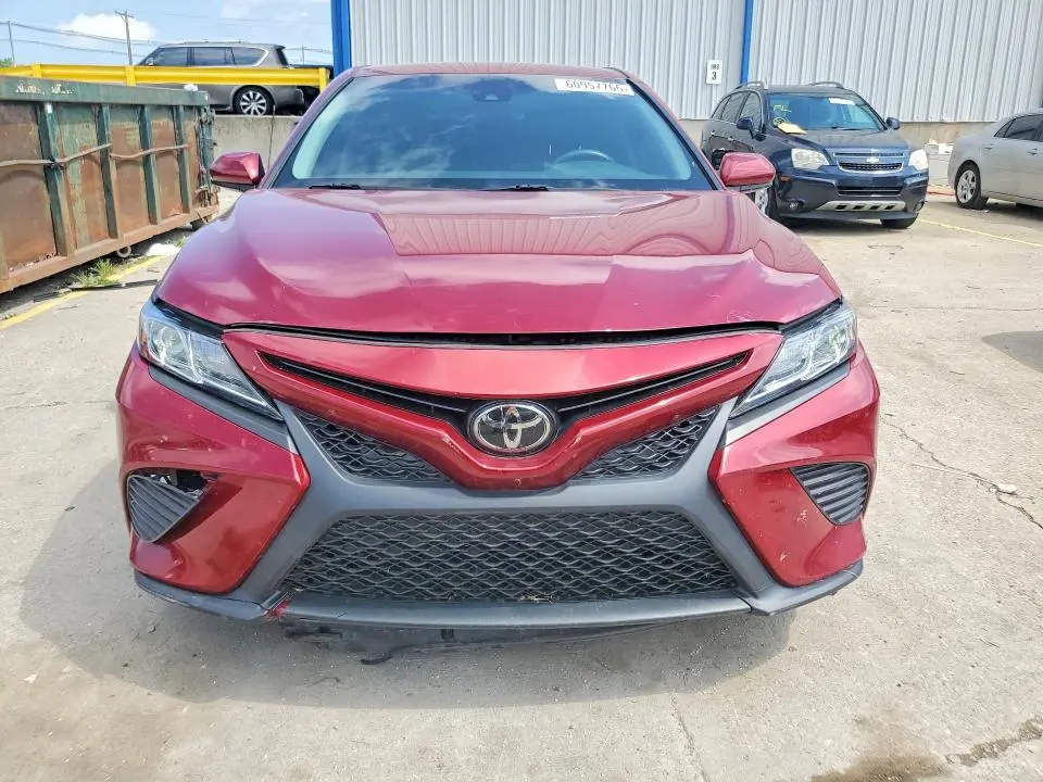 2018 TOYOTA CAMRY SE  