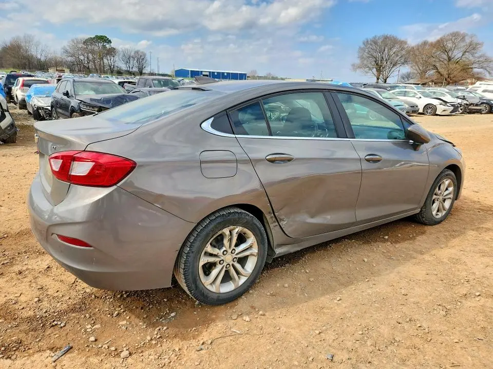 2019 CHEVROLET CRUZE LT  