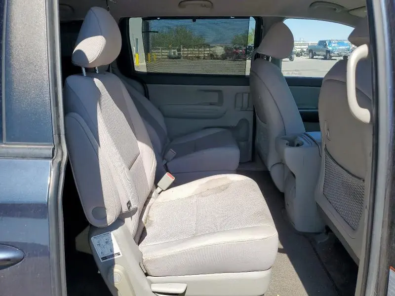 2016 KIA SEDONA LX  