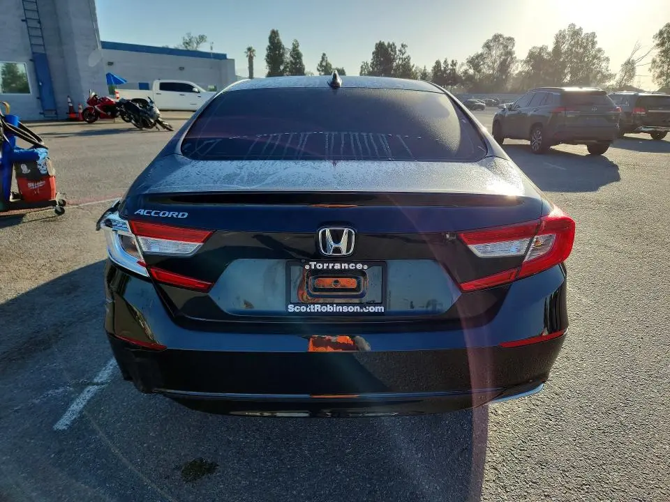 2018 HONDA ACCORD LX  