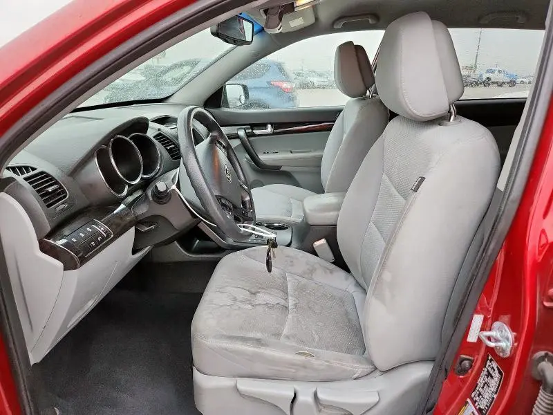 2011 KIA SORENTO BASE  