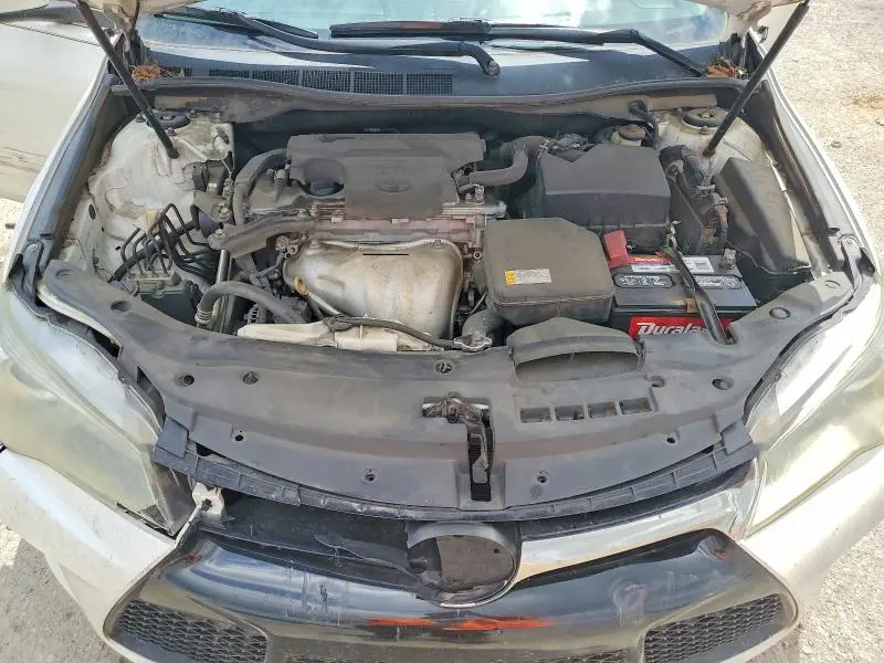 2016 TOYOTA CAMRY SE  