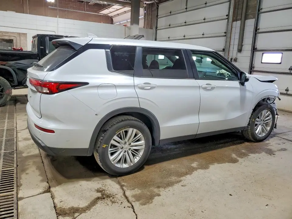 2023 MITSUBISHI OUTLANDER ES  