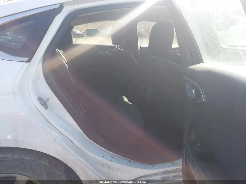 2016 CHRYSLER 200 LIMITED