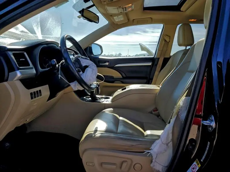 2016 TOYOTA HIGHLANDER XLE  