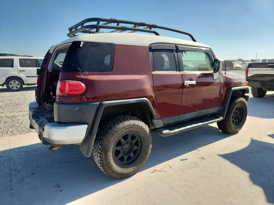 2011 TOYOTA FJ CRUISER BASE  