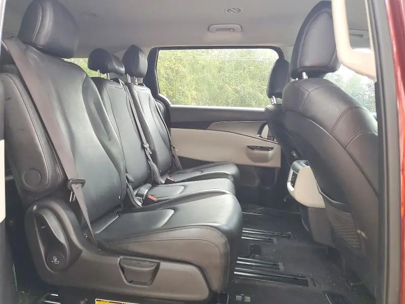 2024 KIA CARNIVAL LX  
