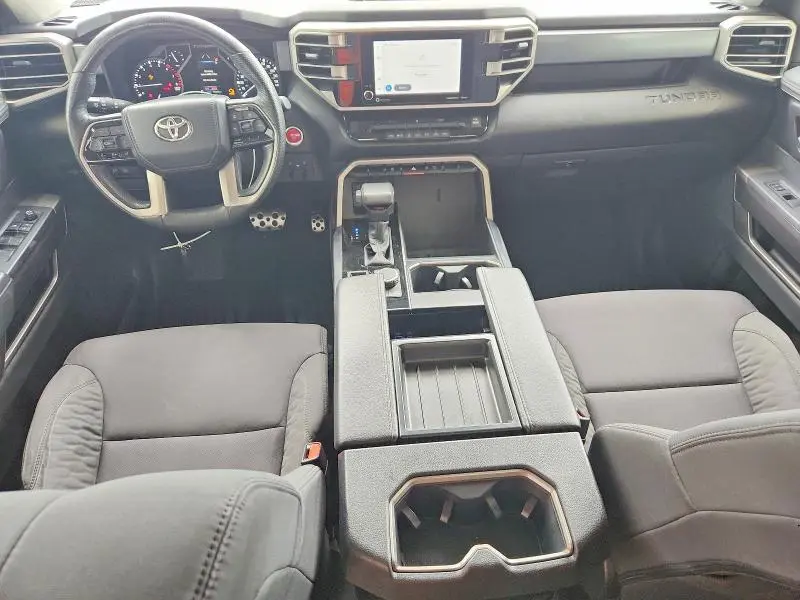 2022 TOYOTA TUNDRA SR5  