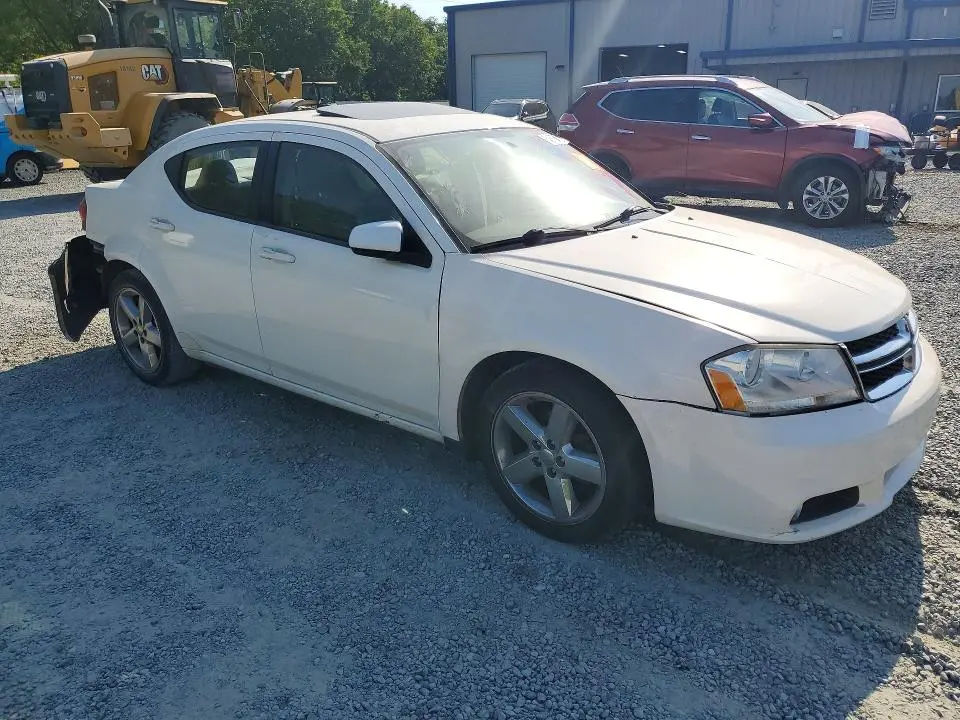 2011 DODGE AVENGER LUX  