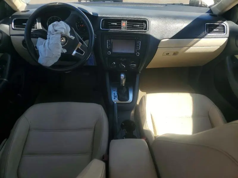 2012 VOLKSWAGEN JETTA SE  