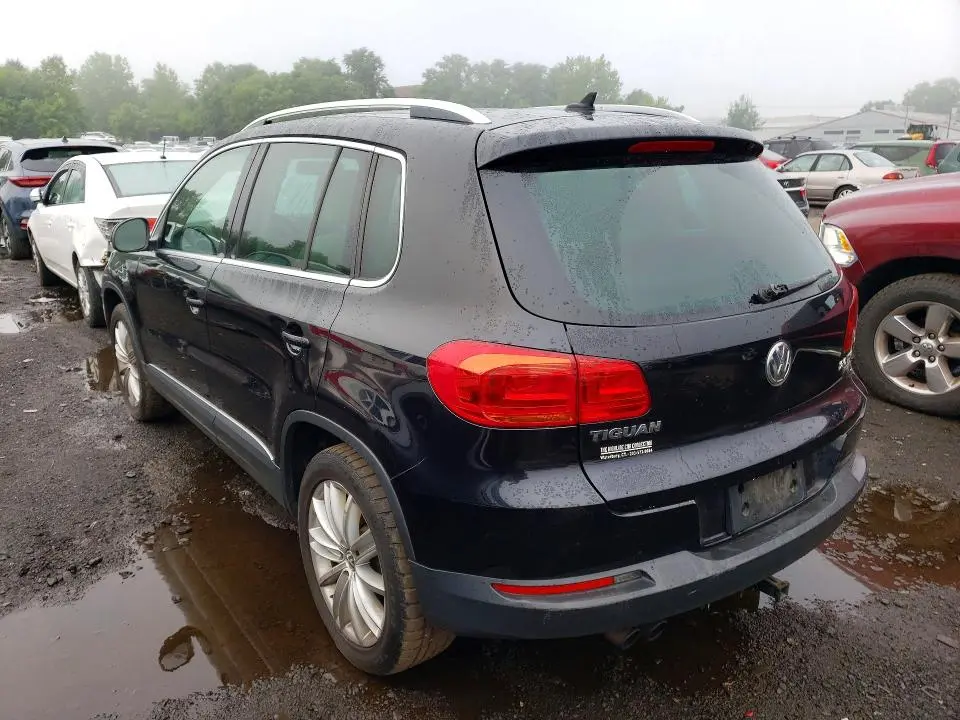 2012 VOLKSWAGEN TIGUAN S  