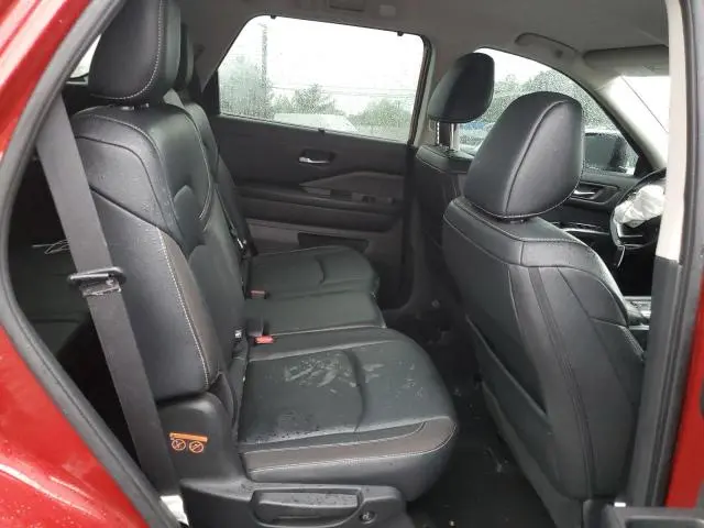 2024 NISSAN PATHFINDER SL  