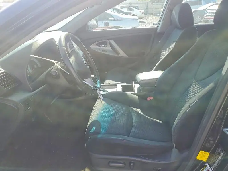 2011 TOYOTA CAMRY SE  