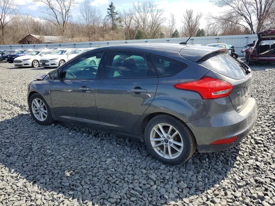 2015 FORD FOCUS SE  