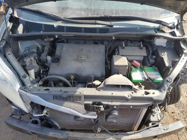 2012 TOYOTA SIENNA XLE  