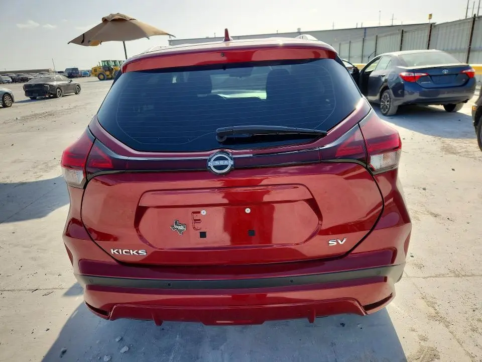 2024 NISSAN KICKS SV  