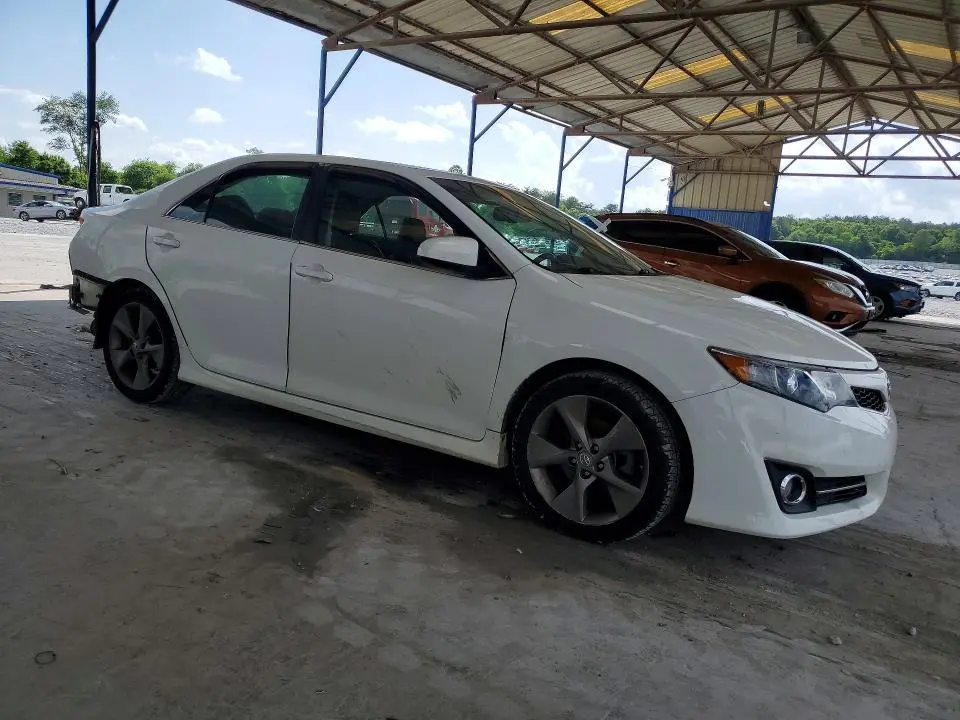 2014 TOYOTA CAMRY SE V6  