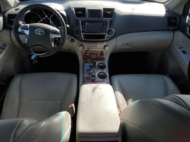 2013 TOYOTA HIGHLANDER LIMITED