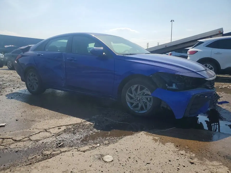2024 HYUNDAI ELANTRA SEL  