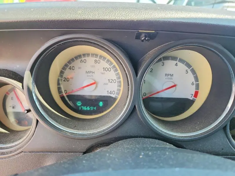 2010 DODGE CHALLENGER SE  