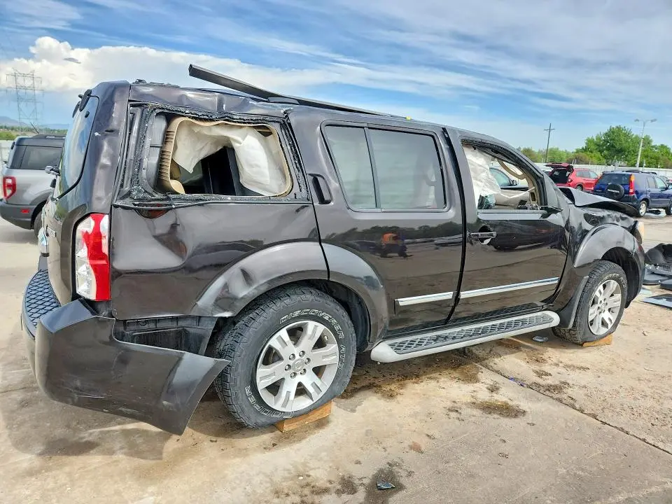 2011 NISSAN PATHFINDER S  