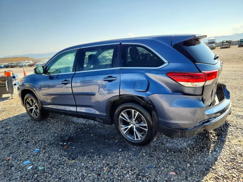 2019 TOYOTA HIGHLANDER LE  