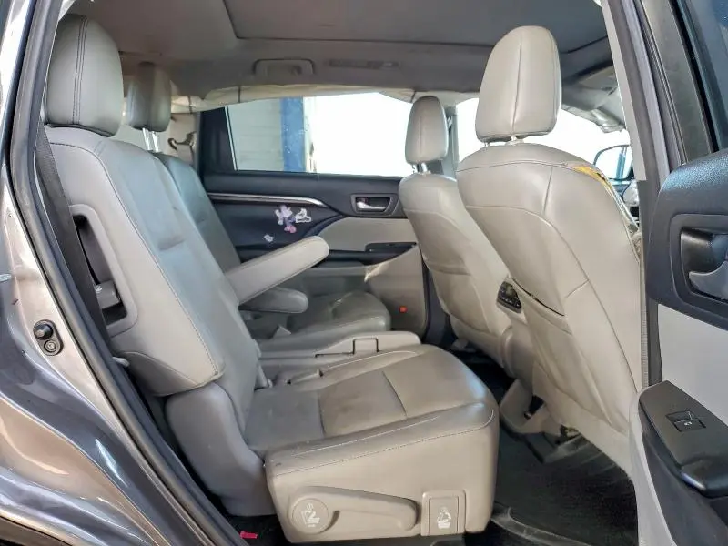 2016 TOYOTA HIGHLANDER LIMITED  