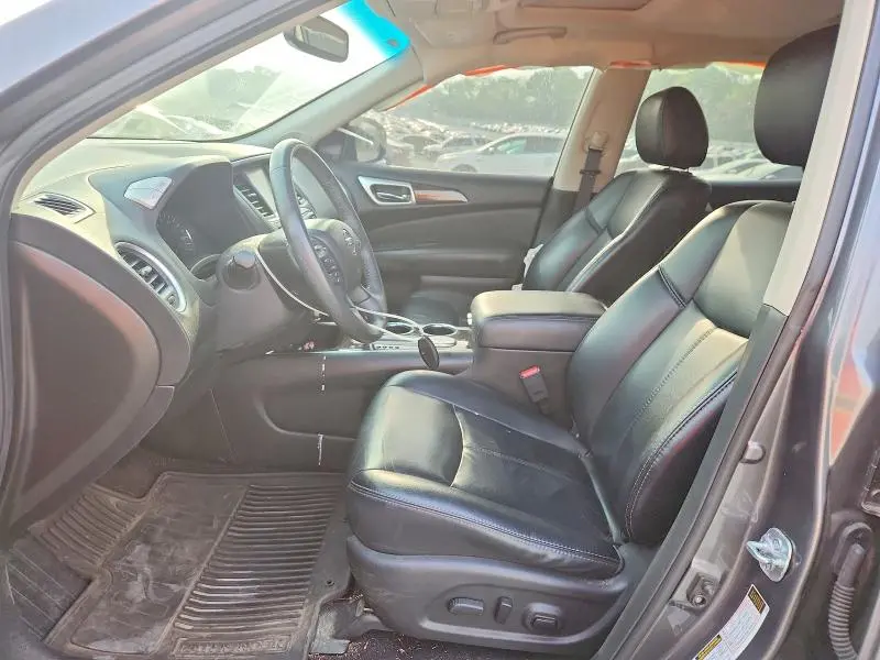 2016 NISSAN PATHFINDER SL  