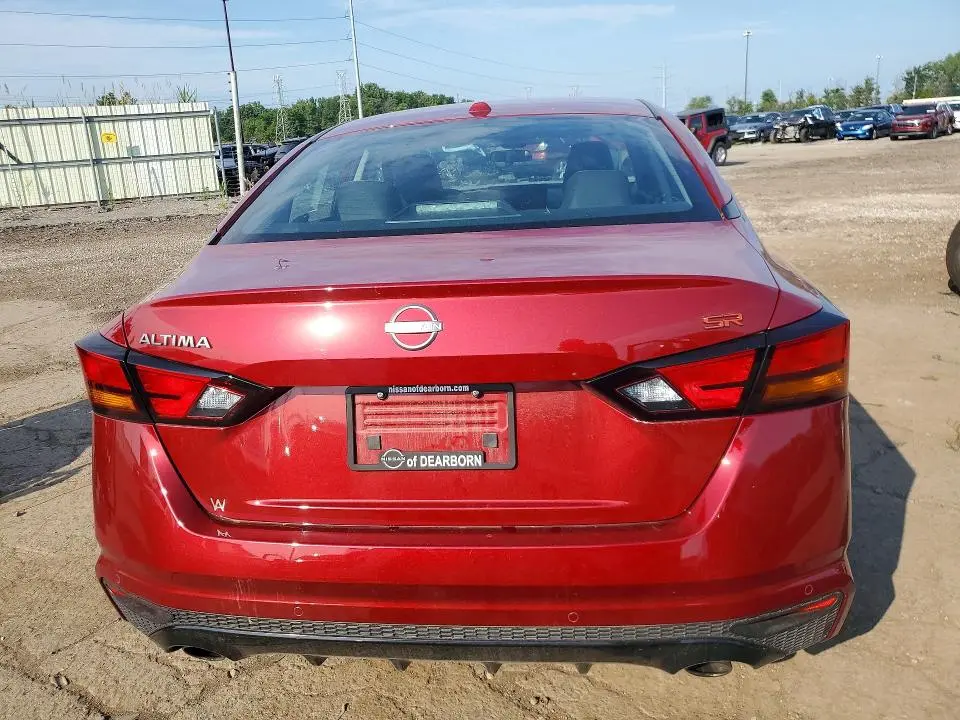 2024 NISSAN ALTIMA SR  