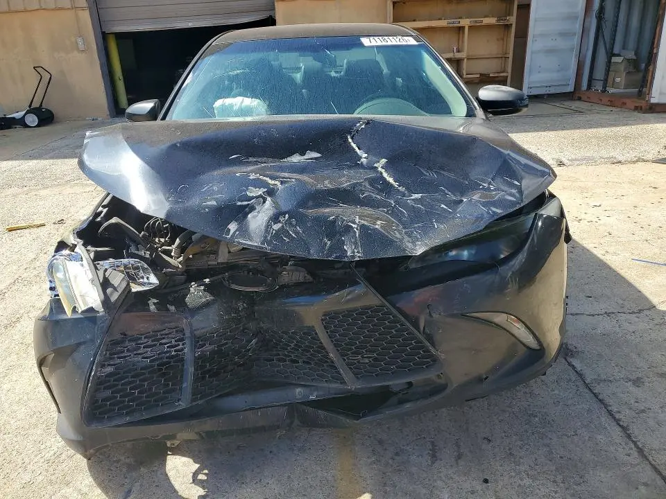 2015 TOYOTA CAMRY SE  