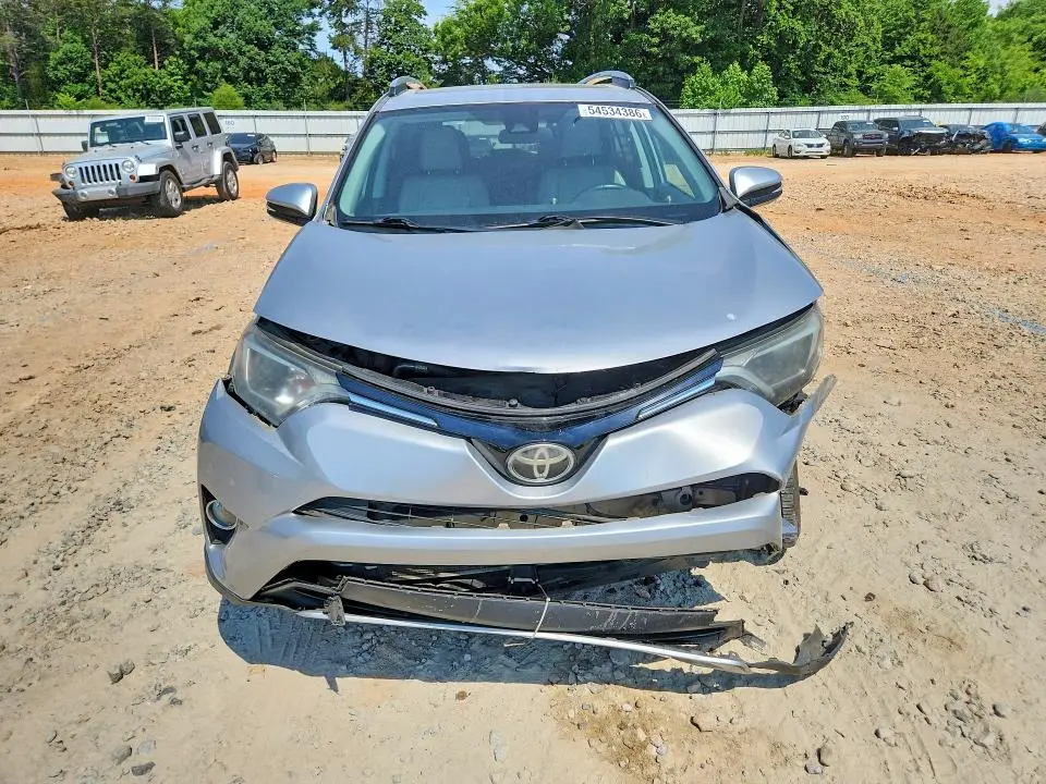 2017 TOYOTA RAV4 XLE  