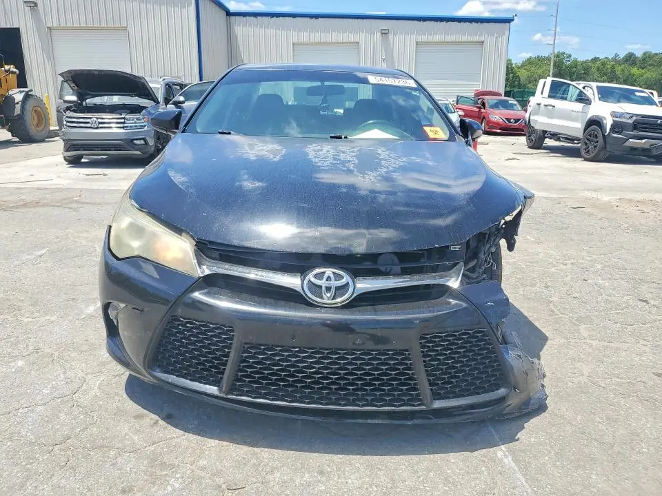 2017 TOYOTA CAMRY SE  