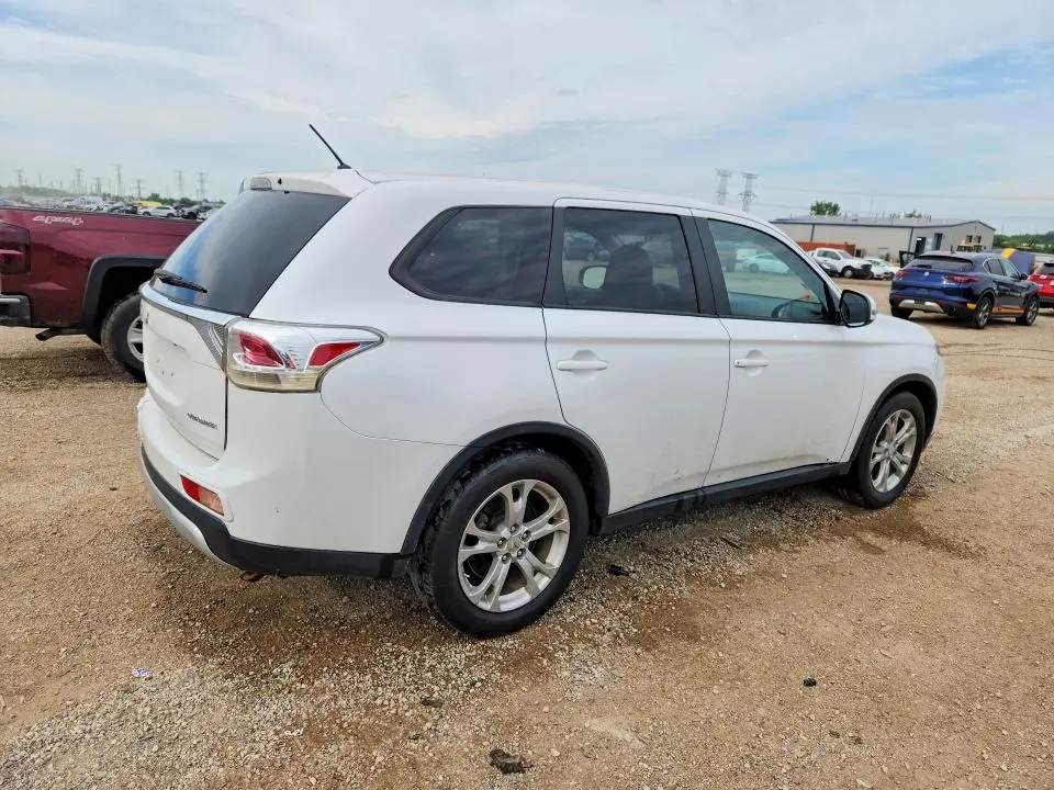 2015 MITSUBISHI OUTLANDER SE  