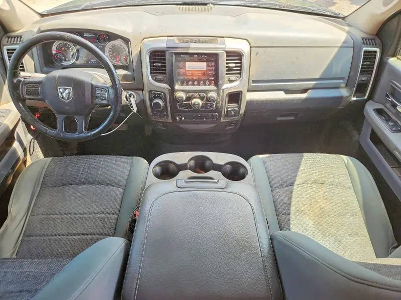 2015 RAM 1500 SLT  