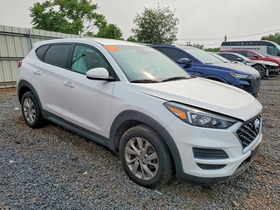 2020 HYUNDAI TUCSON SE  