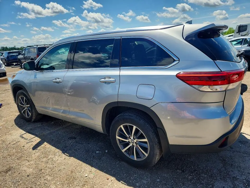 2017 TOYOTA HIGHLANDER XLE  