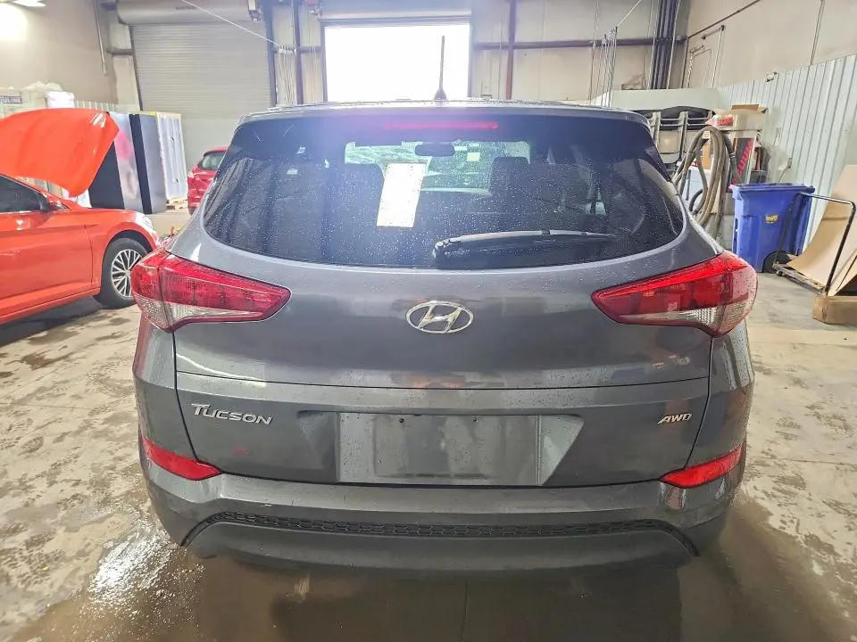 2018 HYUNDAI TUCSON SE  