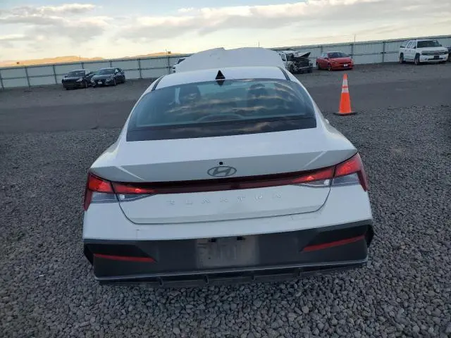 2025 HYUNDAI ELANTRA SE  